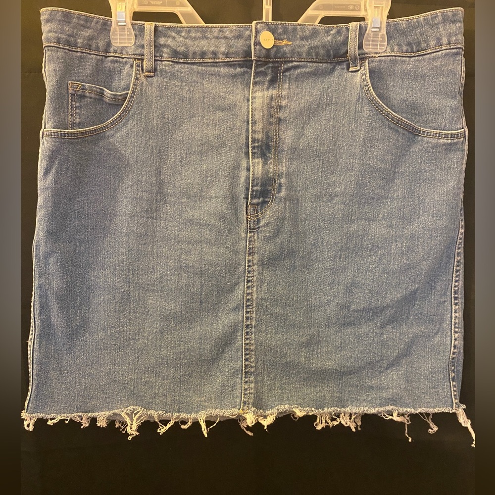 H&M. Size:14.  Jean skirt